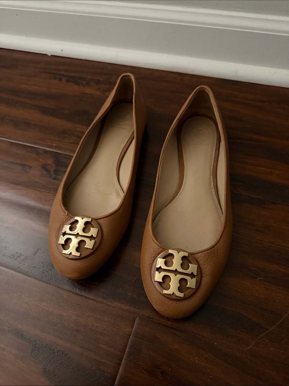 Tory Burch Cognac Leather Logo Round-Toe Ballet Flats